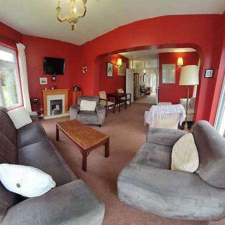 Portfinn Lodge Лийнан Екстериор снимка