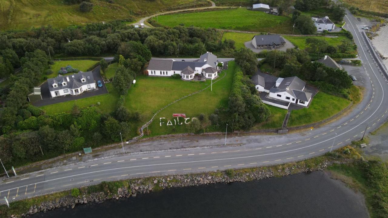 Portfinn Lodge Лийнан Екстериор снимка