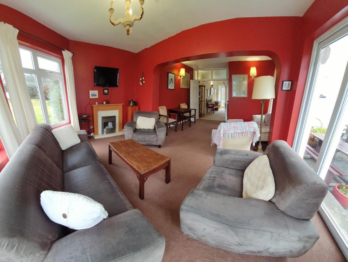 Portfinn Lodge Лийнан Екстериор снимка