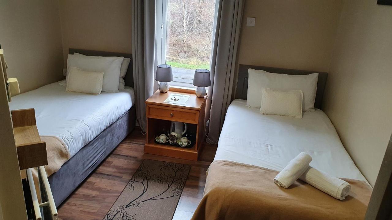 Portfinn Lodge Лийнан Екстериор снимка
