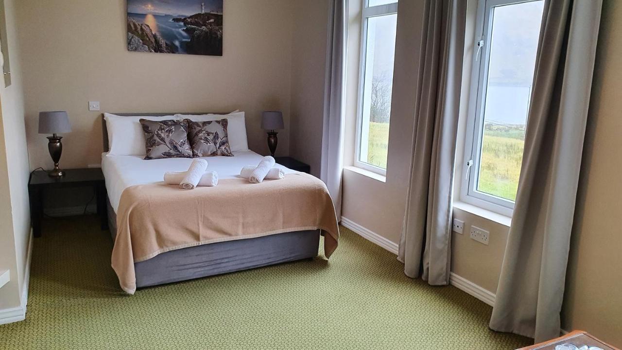 Portfinn Lodge Лийнан Екстериор снимка